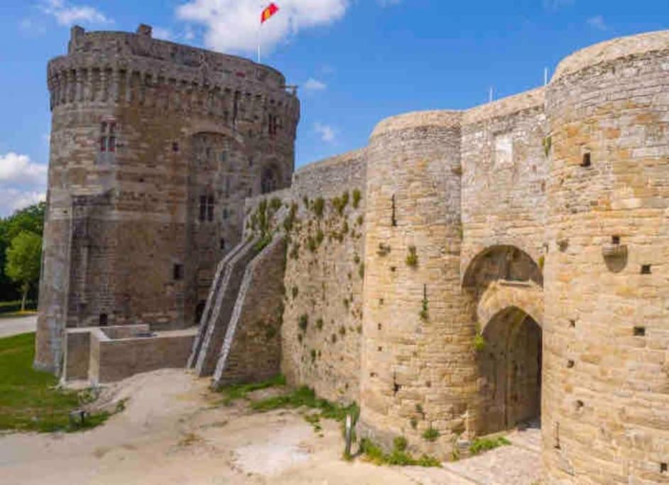 Appartement En Plein Coeur Historique De Dinan Eksteriør bilde