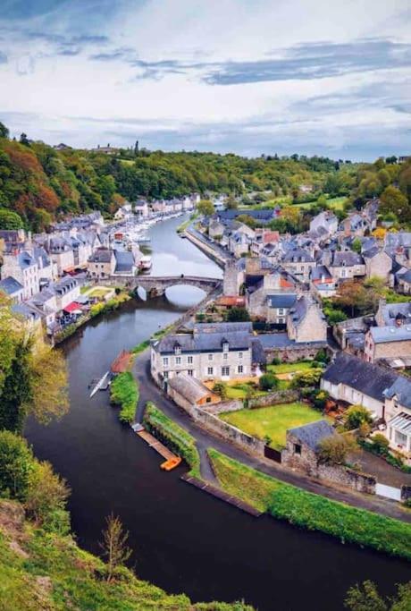 Appartement En Plein Coeur Historique De Dinan Eksteriør bilde