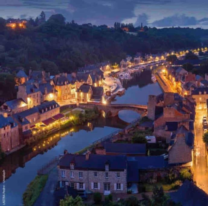 Appartement En Plein Coeur Historique De Dinan Eksteriør bilde