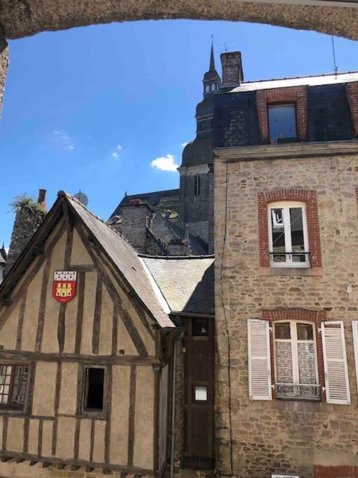 Appartement En Plein Coeur Historique De Dinan Eksteriør bilde